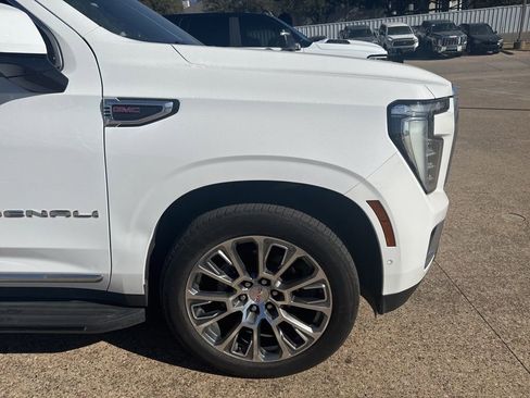 Used 2025 GMC Yukon Denali image 4