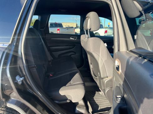 Used 2015 Jeep Grand Cherokee Laredo w/ Quick Order Package 23E image 18