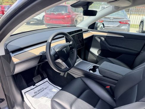 Used 2023 Tesla Model Y Long Range AWD/4WD image 8