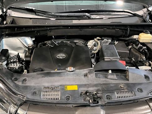 Used 2018 Toyota Highlander Limited FWD image 31