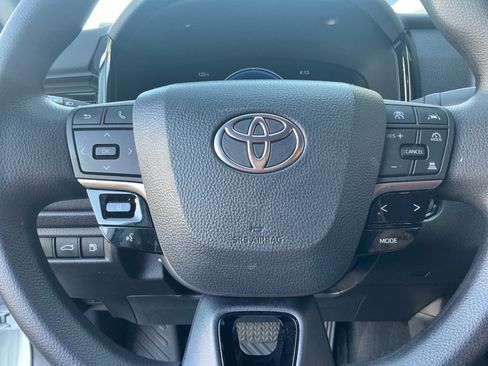 Used 2026 Toyota Camry LE FWD image 31