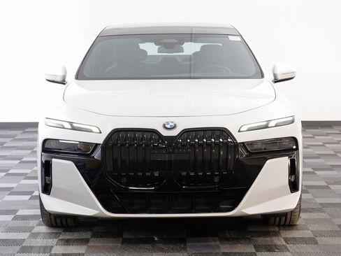 Certified 2023 BMW 760i xDrive AWD/4WD image 25
