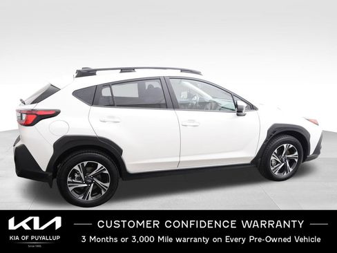 Used 2024 Subaru Crosstrek 2.0i Premium w/ Crosstrek Mirror Package AWD/4WD image 4