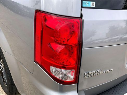 Used 2019 Dodge Grand Caravan GT image 31
