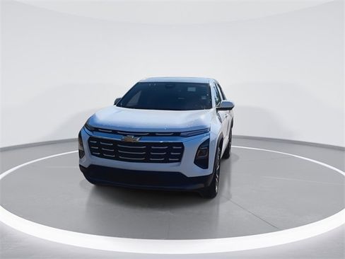 Used 2025 Chevrolet Equinox LT image 4