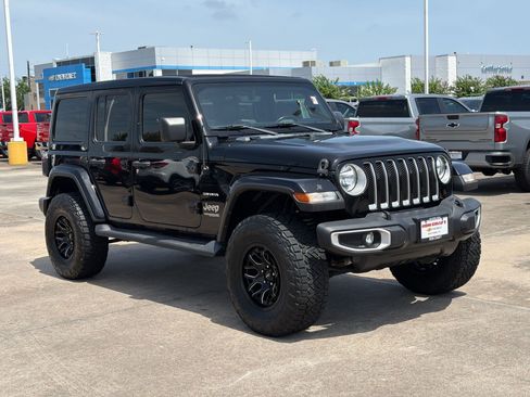 Used 2021 Jeep Wrangler Unlimited Sahara AWD/4WD image 7