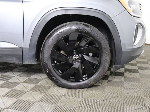 Used 2025 Volkswagen Atlas SE w/ Panoramic Sunroof Package AWD/4WD image 25