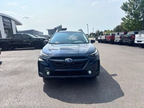 Used 2024 Subaru Outback Premium AWD/4WD image 3
