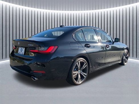 Certified 2023 BMW 330i Sedan w/ Premium Package image 5