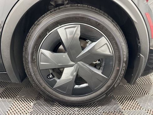 Used 2025 Toyota Prius Plug-In Hybrid image 33