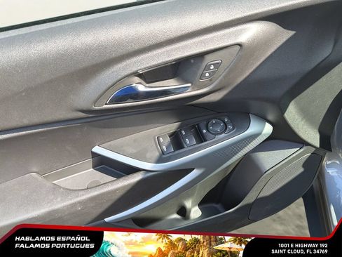 Used 2024 Chevrolet Trax LS w/ LS Convenience Package FWD image 12