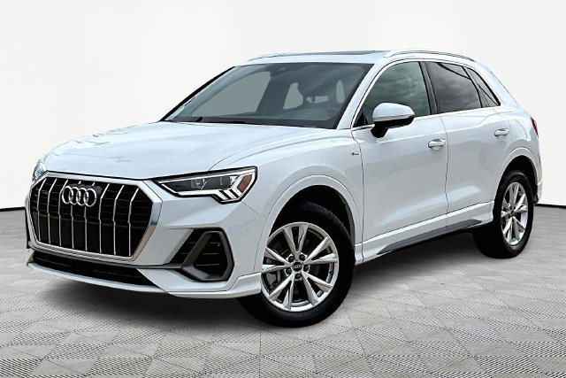 Used 2022 Audi Q3 2.0T Premium Plus w/ Premium Plus Package AWD/4WD image 1
