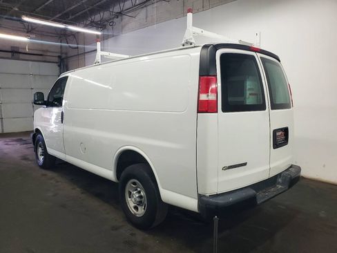 Used 2017 Chevrolet Express 2500 RWD image 5