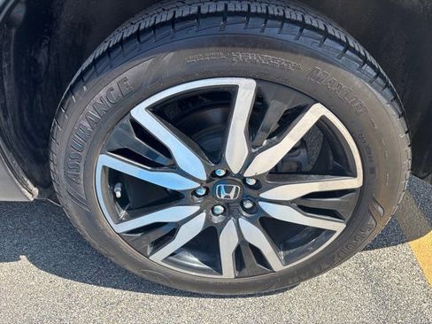 Used 2021 Honda Pilot Touring image 9