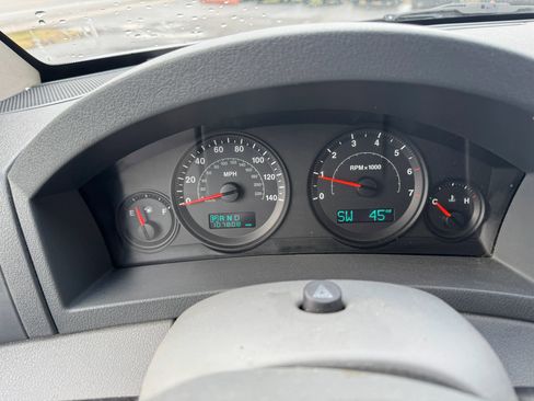 Used 2005 Jeep Grand Cherokee Laredo image 18