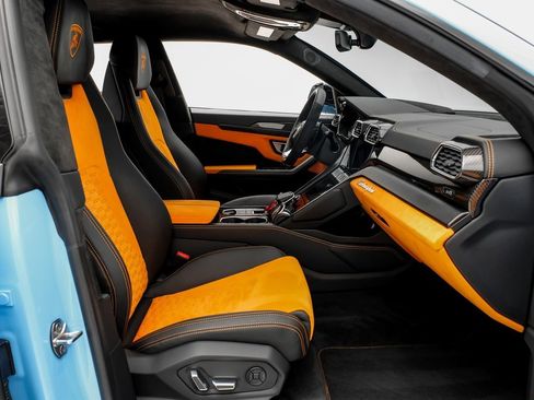 Used 2022 Lamborghini Urus image 32