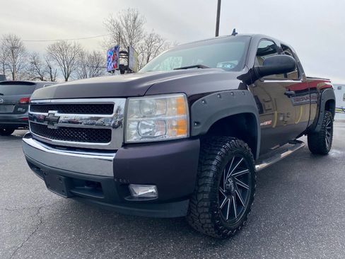 Used 2008 Chevrolet Silverado 1500 LT w/ Suspension Package, Off-Road image 7