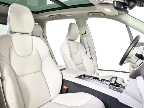 Certified 2023 Volvo XC90 B5 Core image 25