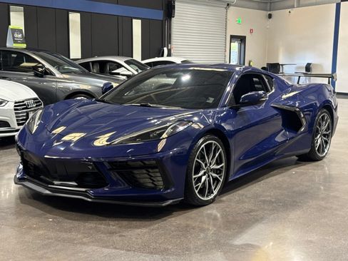 Used 2025 Chevrolet Corvette Stingray Preferred Cpe w/ Z51 Performance Package RWD image 8
