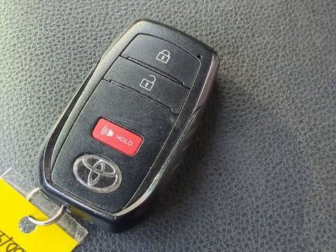 Used 2024 Toyota Tacoma SR image 27