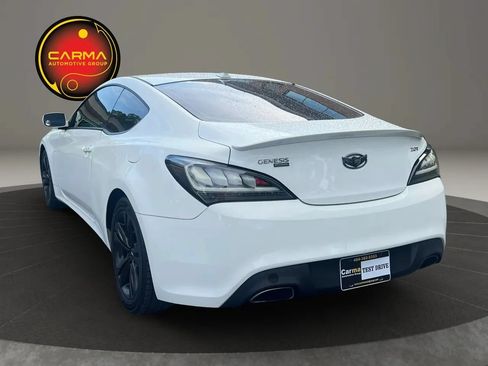 Used 2012 Hyundai Genesis 2.0T RWD image 3