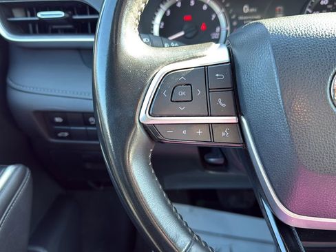 Used 2023 Toyota Highlander XSE image 28