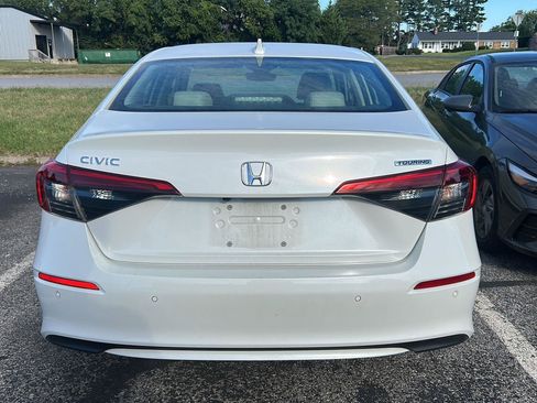 Used 2023 Honda Civic Touring image 5