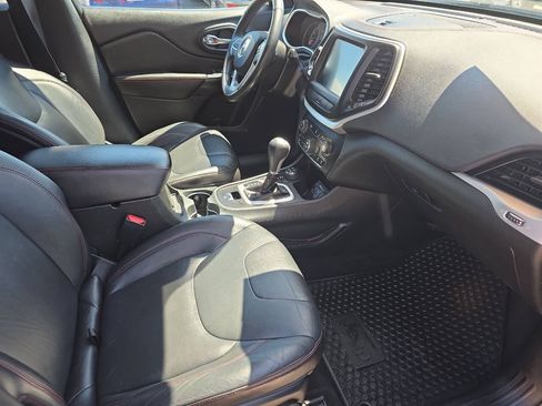 Used 2014 Jeep Cherokee Trailhawk w/ Comfort/Convenience Group AWD/4WD image 21