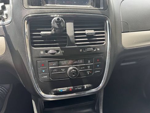 Used 2016 Dodge Grand Caravan R/T FWD image 22