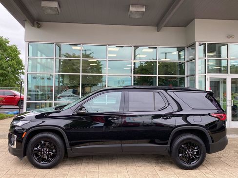 Used 2023 Chevrolet Traverse LS w/ Midnight/Sport Edition FWD image 4
