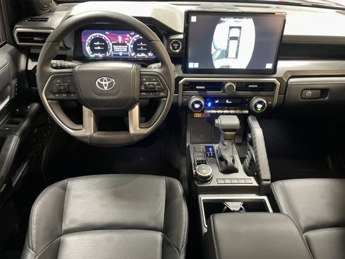 Used 2025 Toyota 4Runner Limited image 30