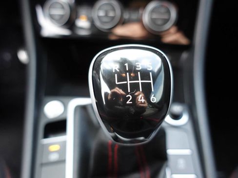 Used 2024 Volkswagen Jetta GLI 40th Anniversary Edition image 39