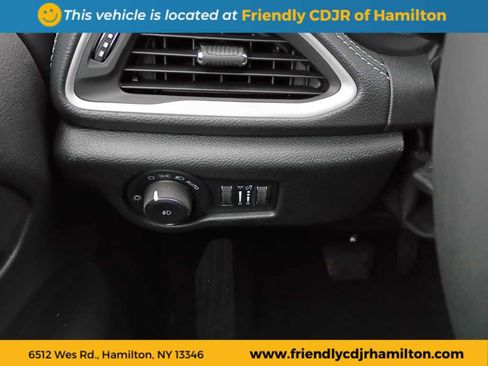 New 2026 Chrysler Pacifica Select image 15