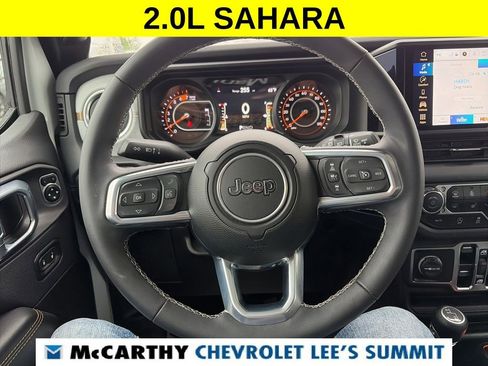 Used 2025 Jeep Wrangler Unlimited Sahara AWD/4WD image 16