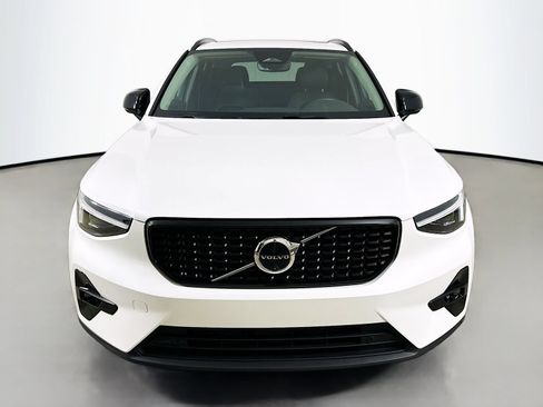 Used 2026 Volvo XC40 B5 Plus AWD/4WD image 2