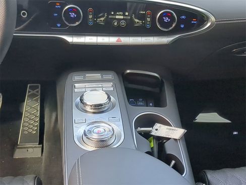 Used 2025 Genesis GV70 3.5T Sport w/ Sport Advanced Package image 18