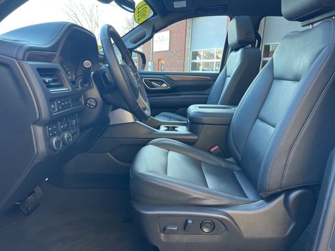 Used 2021 Chevrolet Suburban LT w/ LT Signature Package image 12