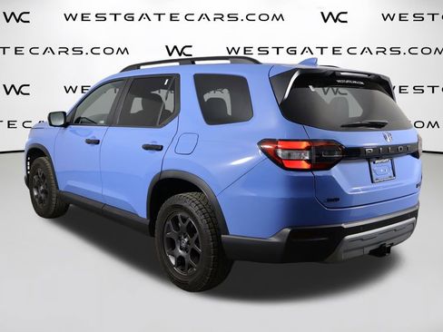 Used 2025 Honda Pilot TrailSport image 48