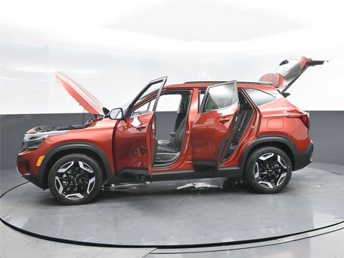 New 2026 Kia Seltos SX w/ SX Sunroof Package image 20