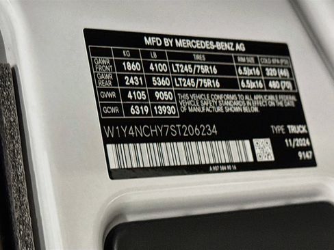 Used 2025 Mercedes-Benz Sprinter 2500 image 30