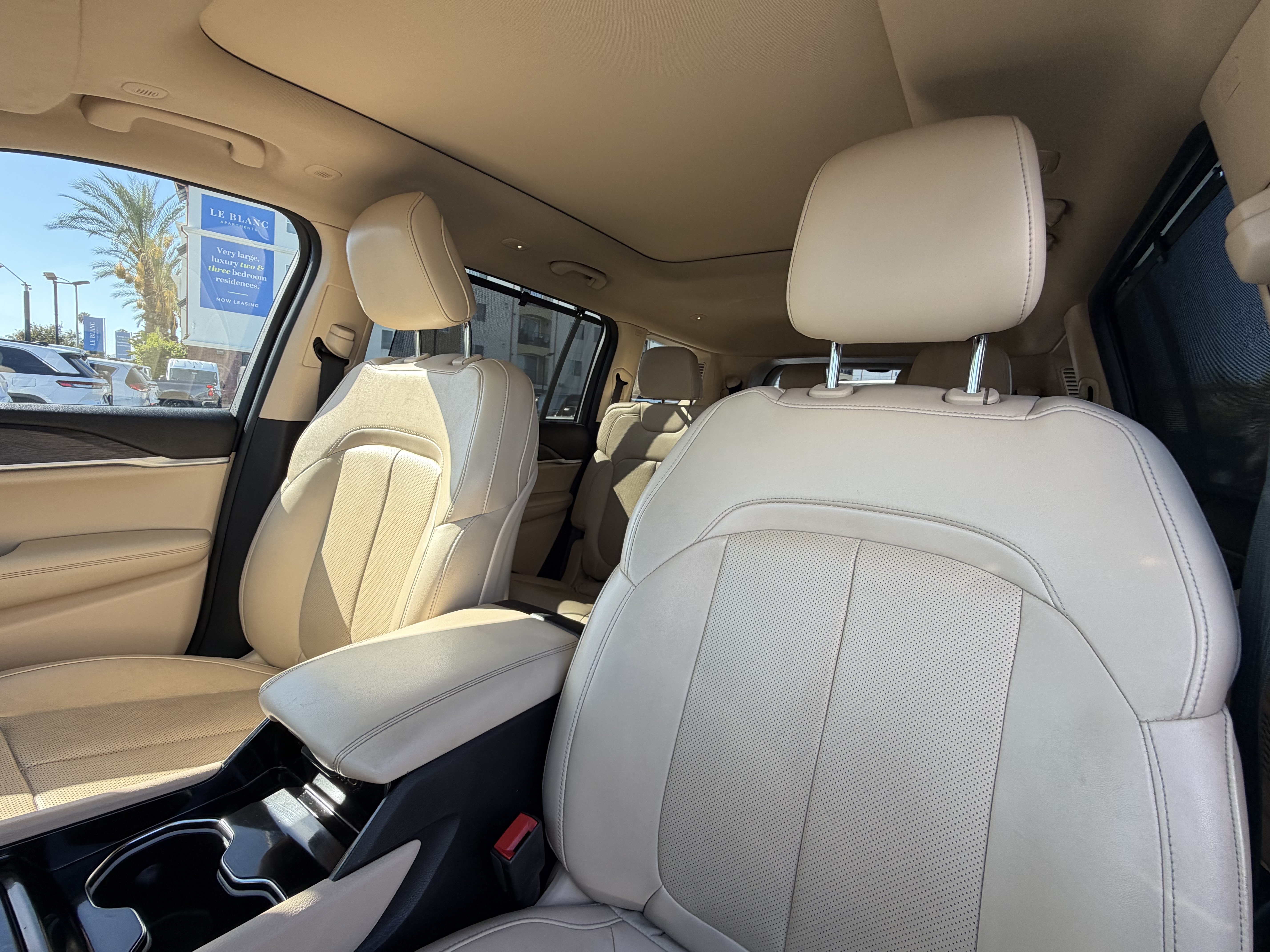Used 2022 Jeep Grand Cherokee L Limited w/ Luxury Tech Group II RWD image 16