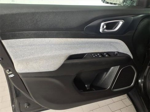 Used 2022 Jeep Compass Latitude w/ Convenience Group image 9