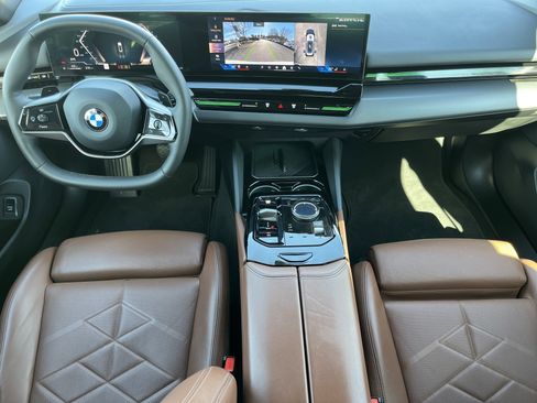 Certified 2025 BMW 530i 530i w/ Premium Package image 3