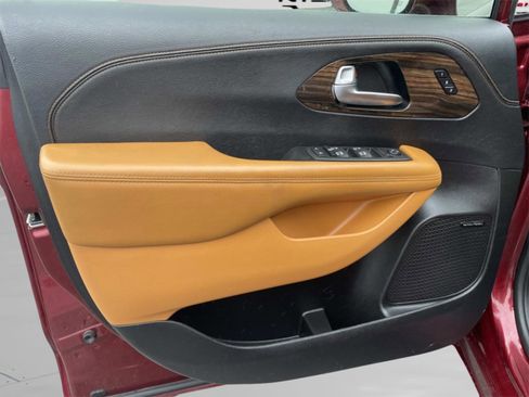 Used 2022 Chrysler Pacifica Pinnacle image 13