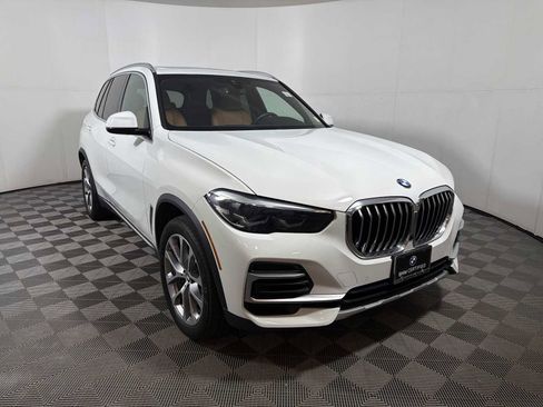 Certified 2023 BMW X5 xDrive40i w/ Premium Package image 2