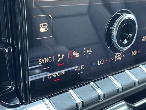 New 2026 GMC Yukon XL Denali w/ Denali Reserve Package AWD/4WD image 17