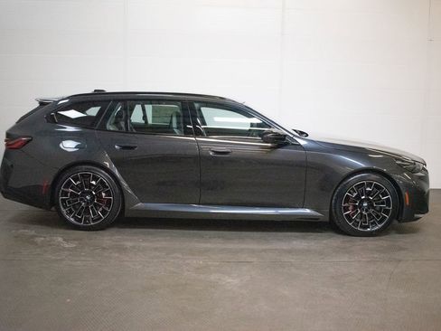 New 2026 BMW M5 Touring AWD/4WD image 3