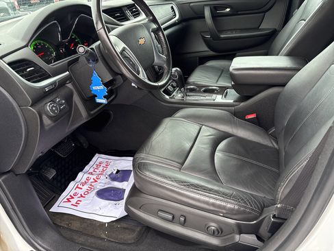Used 2017 Chevrolet Traverse LT image 6