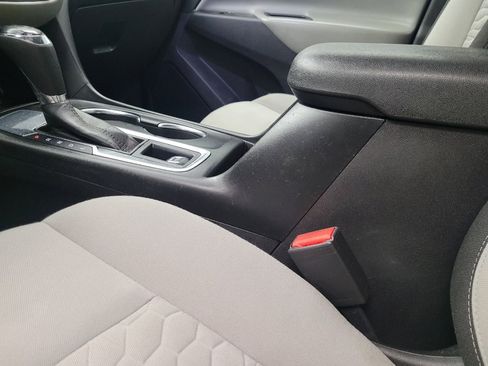 Used 2021 Chevrolet Equinox LS w/ LS Convenience Package FWD image 26