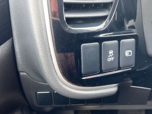 Used 2017 Mitsubishi Outlander SEL image 31